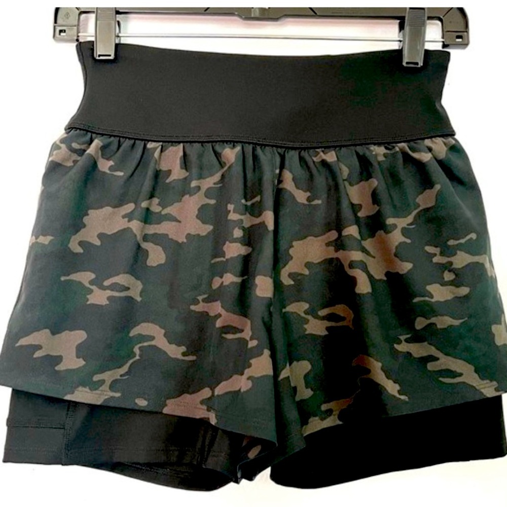 SPANX Camo Get Moving Shorts